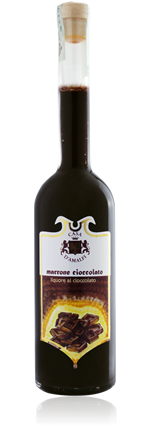 Una bottiglia di liquore al cioccolato con un cuore sull'etichetta