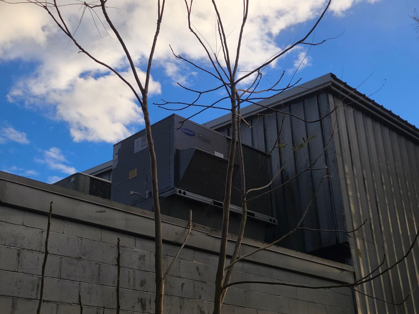 close air conditioning repair repairman on