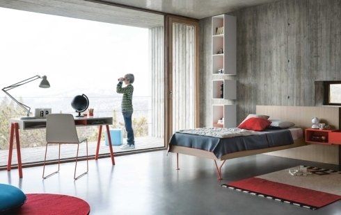 camera per bambini con ampia finestra