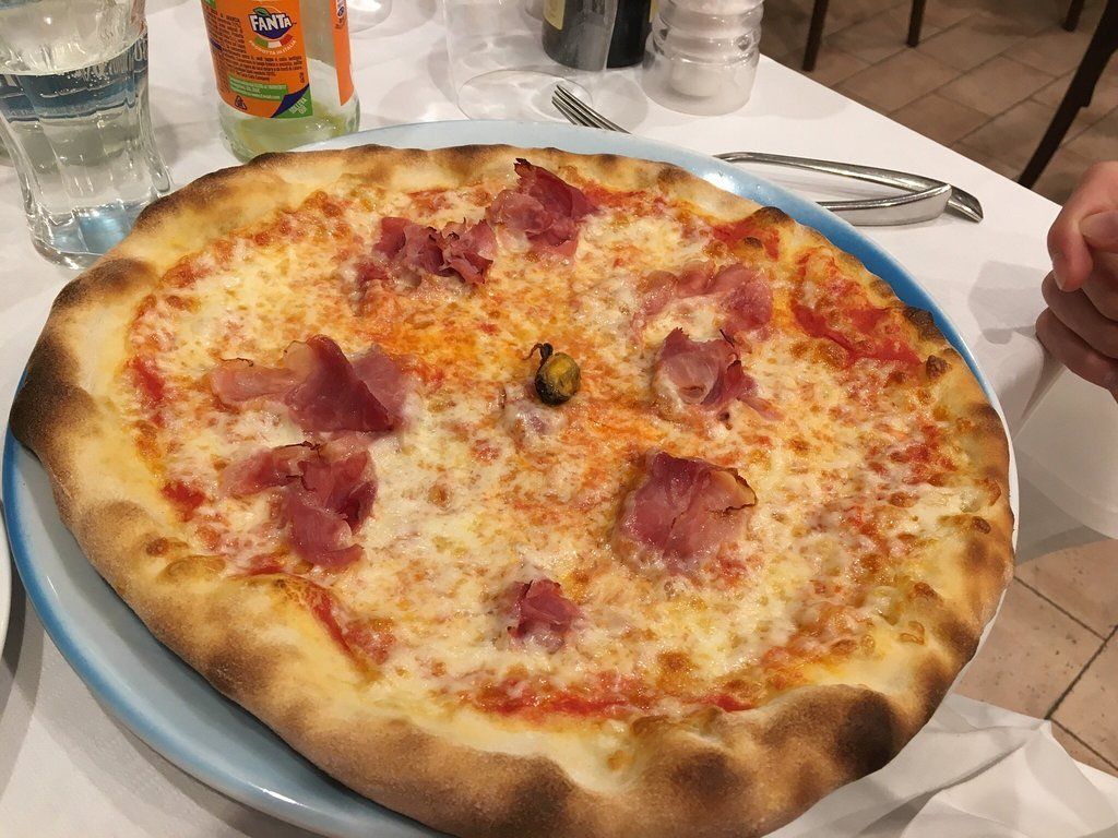 pizza con prosciutto cotto