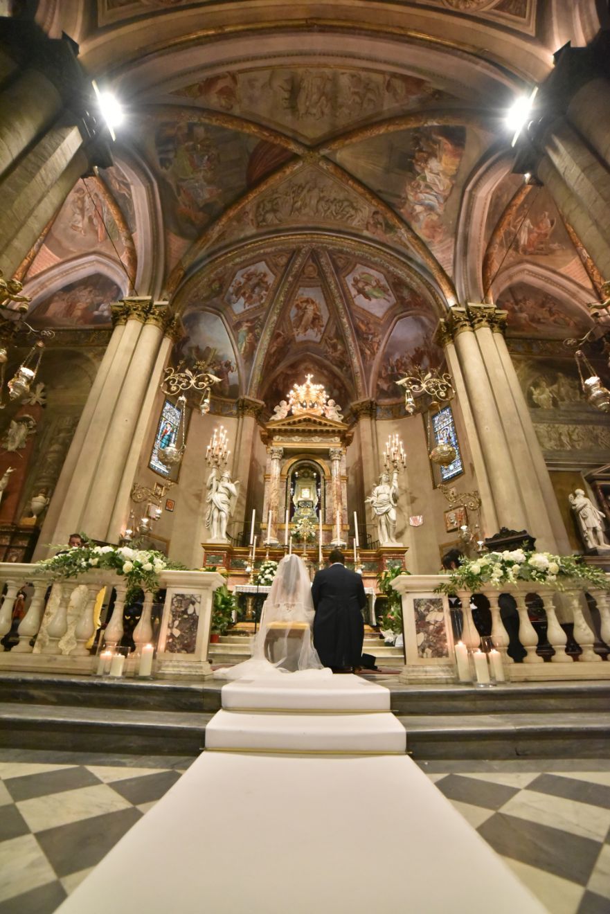 foto in chiesa per il reportage del matrimonio