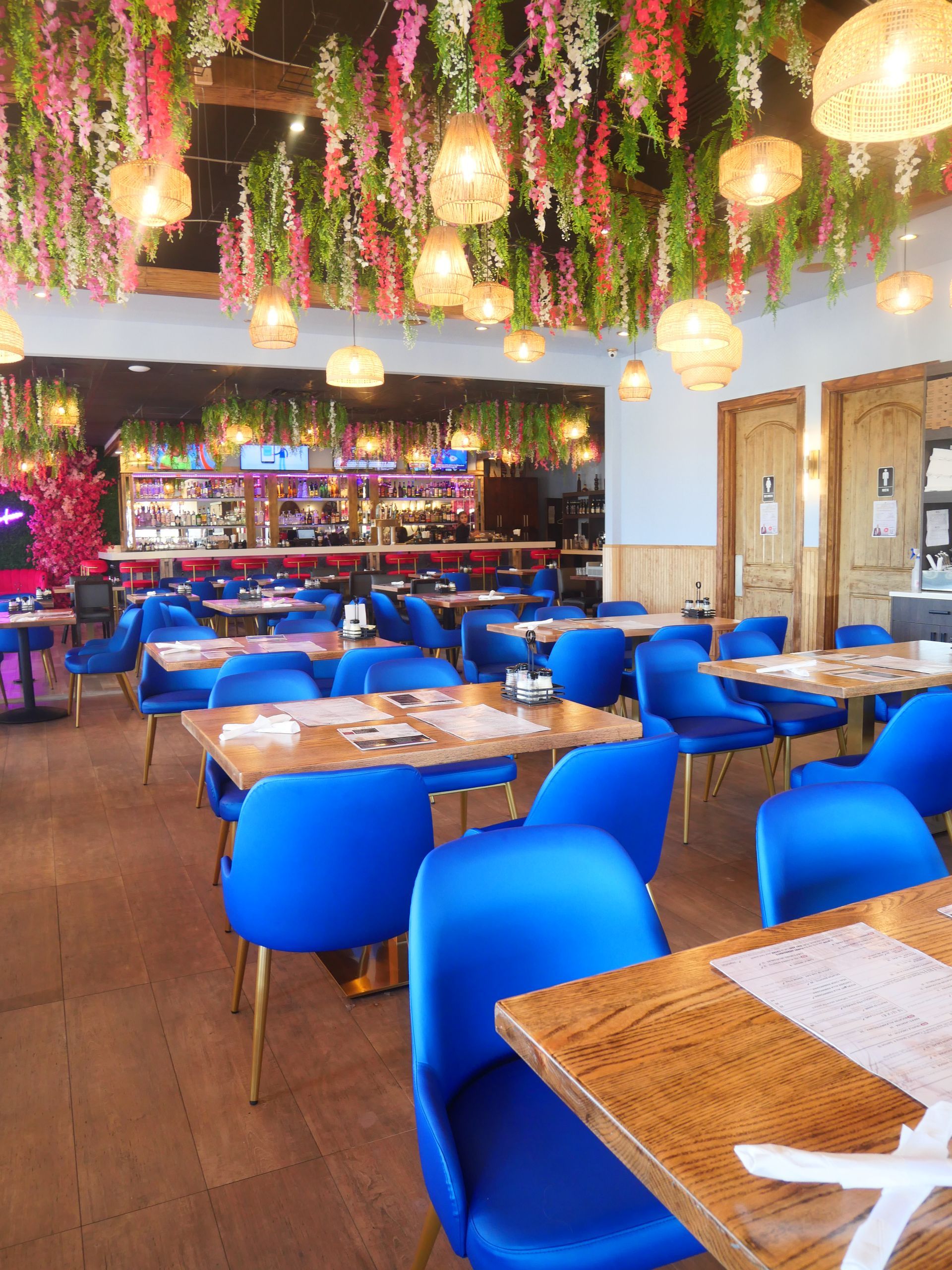 The Dinning room at New York Pizza and Pasta in Naples Fl