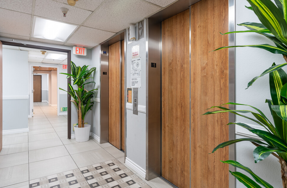 Commodore Regency Apartments gallery