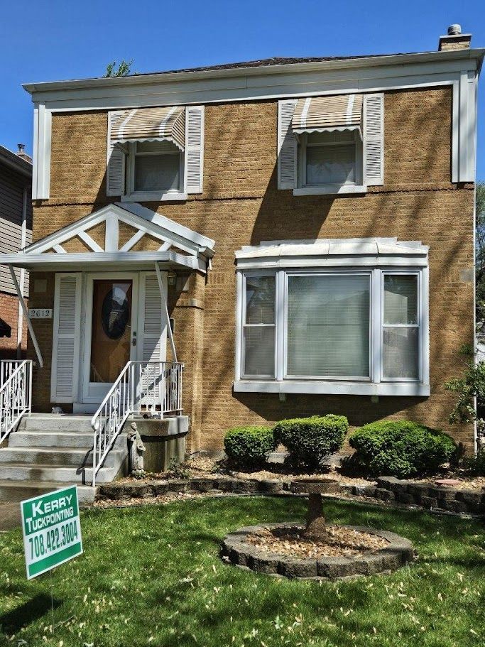 Brick tuckpointing in Chicago Ridge, IL