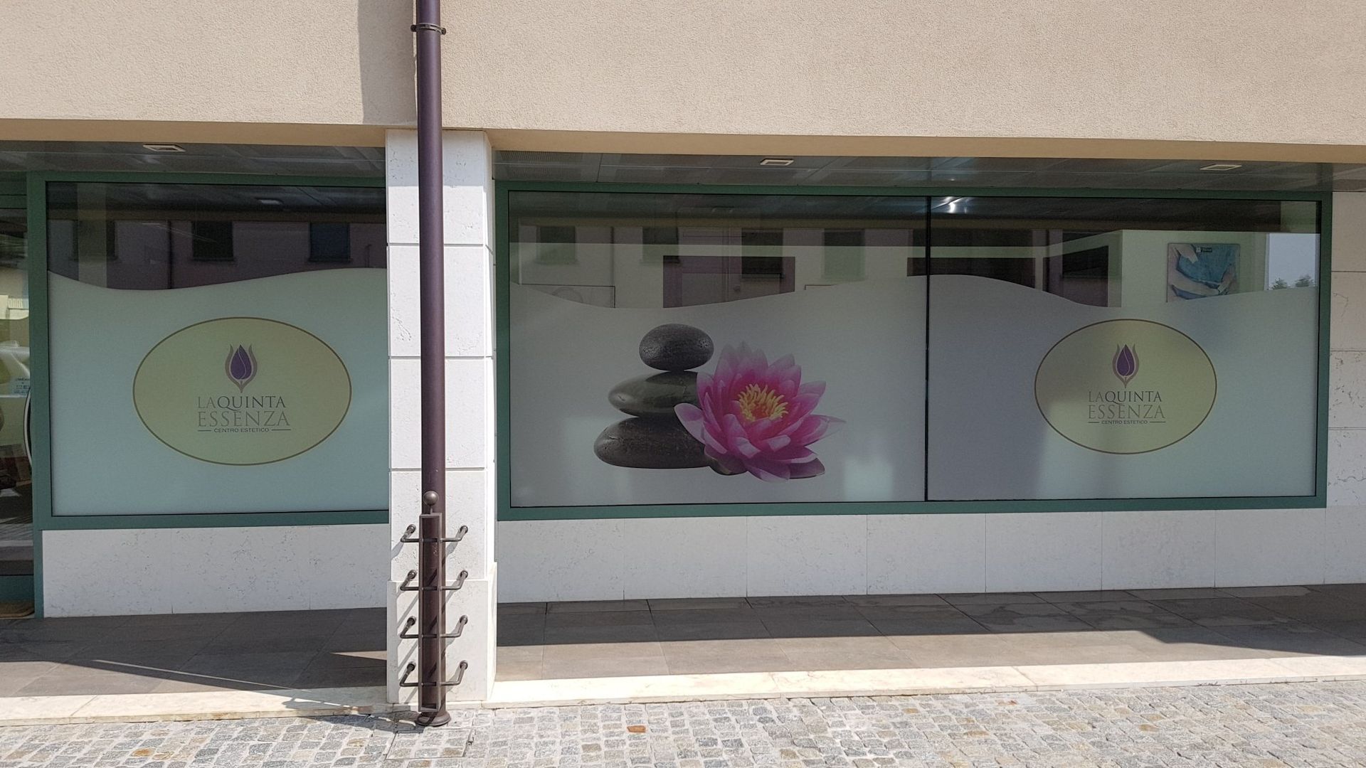 adesivi personalizzati per vetri