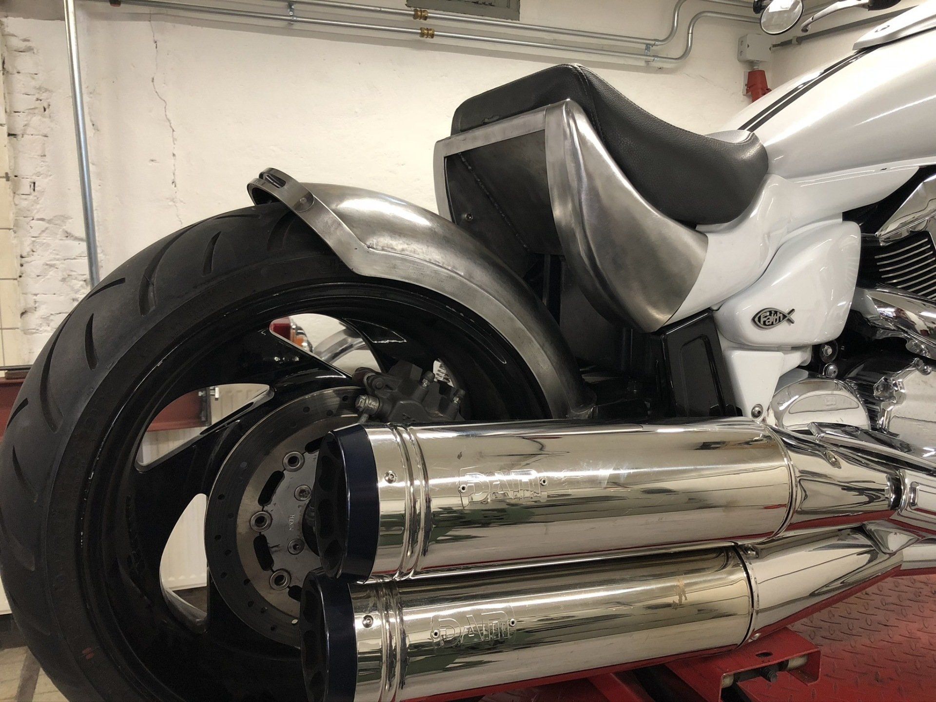 Suzuki VS1800 custom spatbord plaatwerk