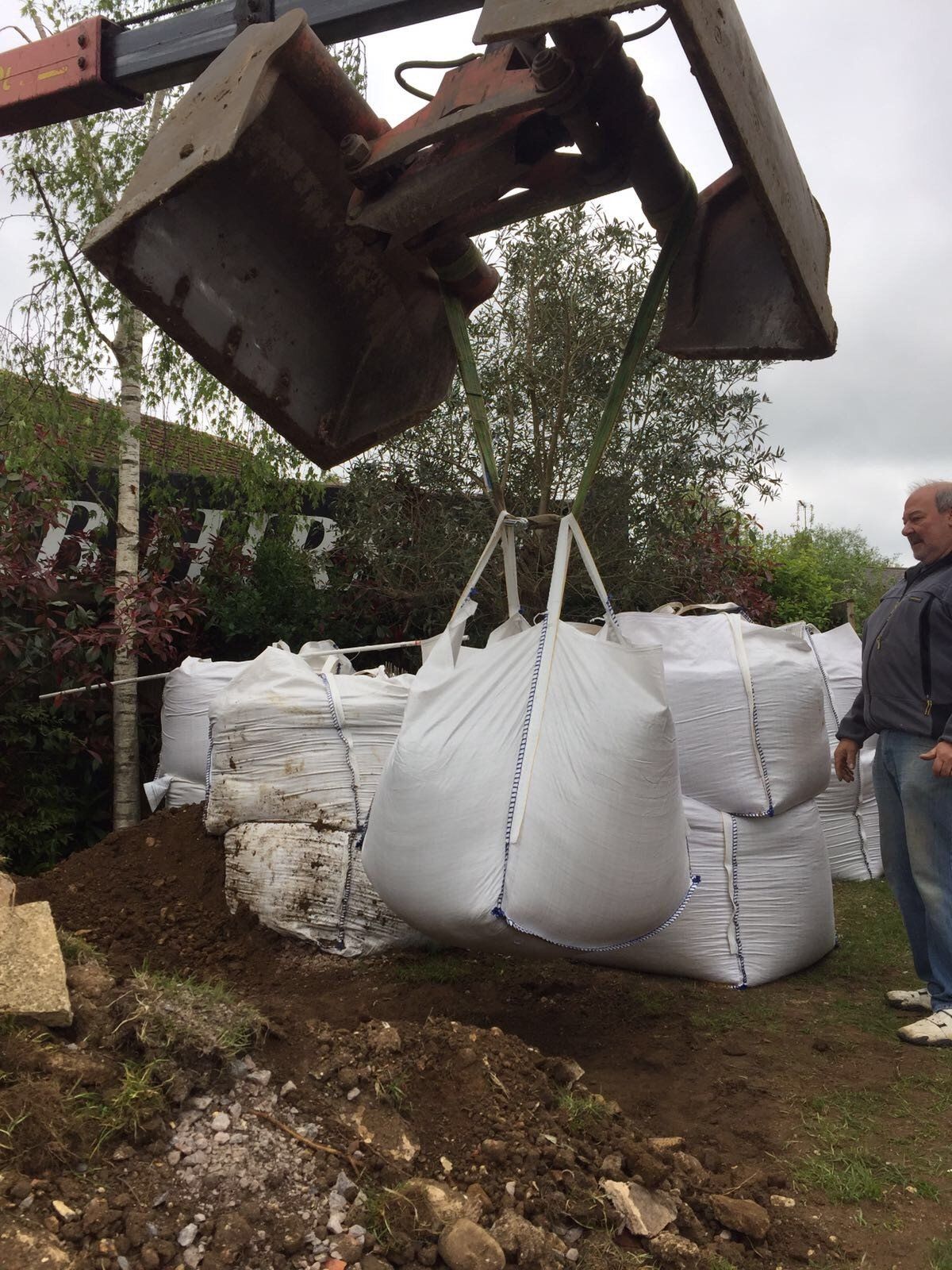 Muctruk Grab Hire, Aggs & Bags_Grab hire_Bedfordshire_grab hire