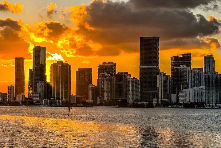 Discover Miami's breathtaking skyline on a 90-minute cruise, showcasing luxurious Star Island, Millionaire's Homes, and the renowned Venetian Islands.