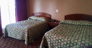Bedroom with 2 beds - Cheap rooms in Secaucus, NJ