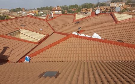impermeabilizar juntas y gretas en tejados de tejas en Lorca