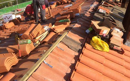 instalar y reparar tejados de tejas en lorca, murcia