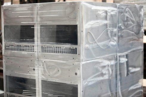 macchinari imballati in centro di saldatura a Milano