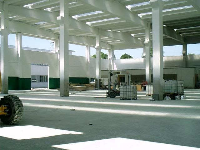 Imbiancatura di un capannone industriale