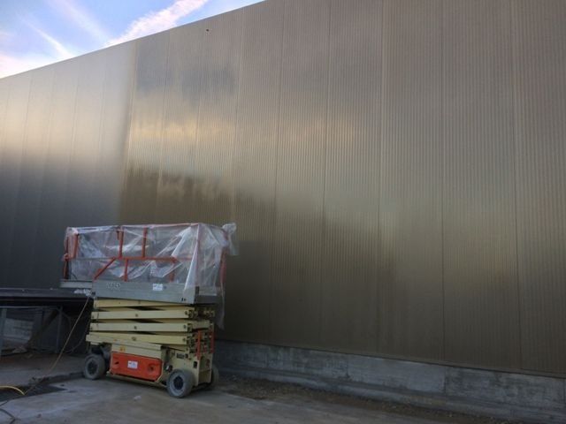 Verniciatura di un capannone industriale