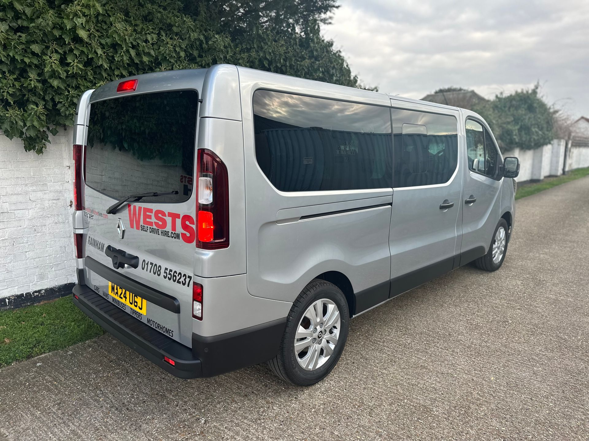 8-9 seat automatic minibus hire , luxury minibus hire, minibus hire, self drive minibus hire, rent a minibus, minibus rental, rent a 9 seater, uk minibus hire, European minibus hire, rent a mini- bus to take aborad, renault trafic sport and red addition