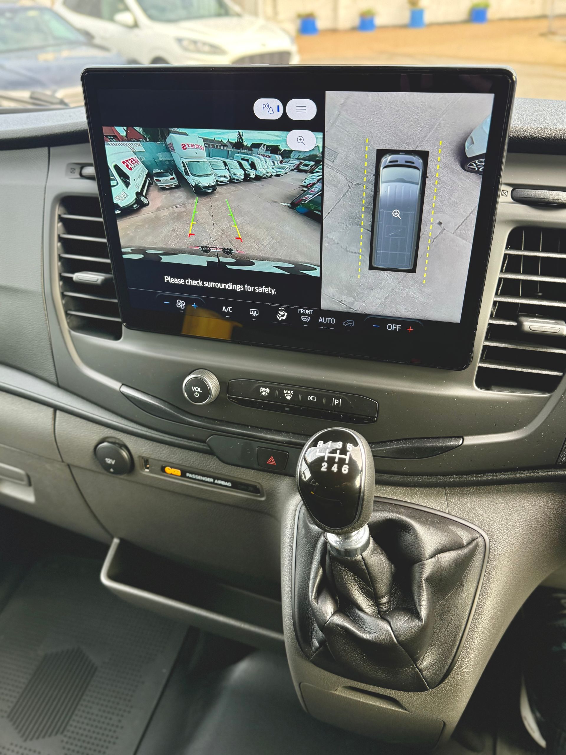 minibus hire with 14 and 15 seats perfect for holidays, wedding, transporting staff, hen do, stag do, events, minibus rental you can drive yourself, UK and European travel