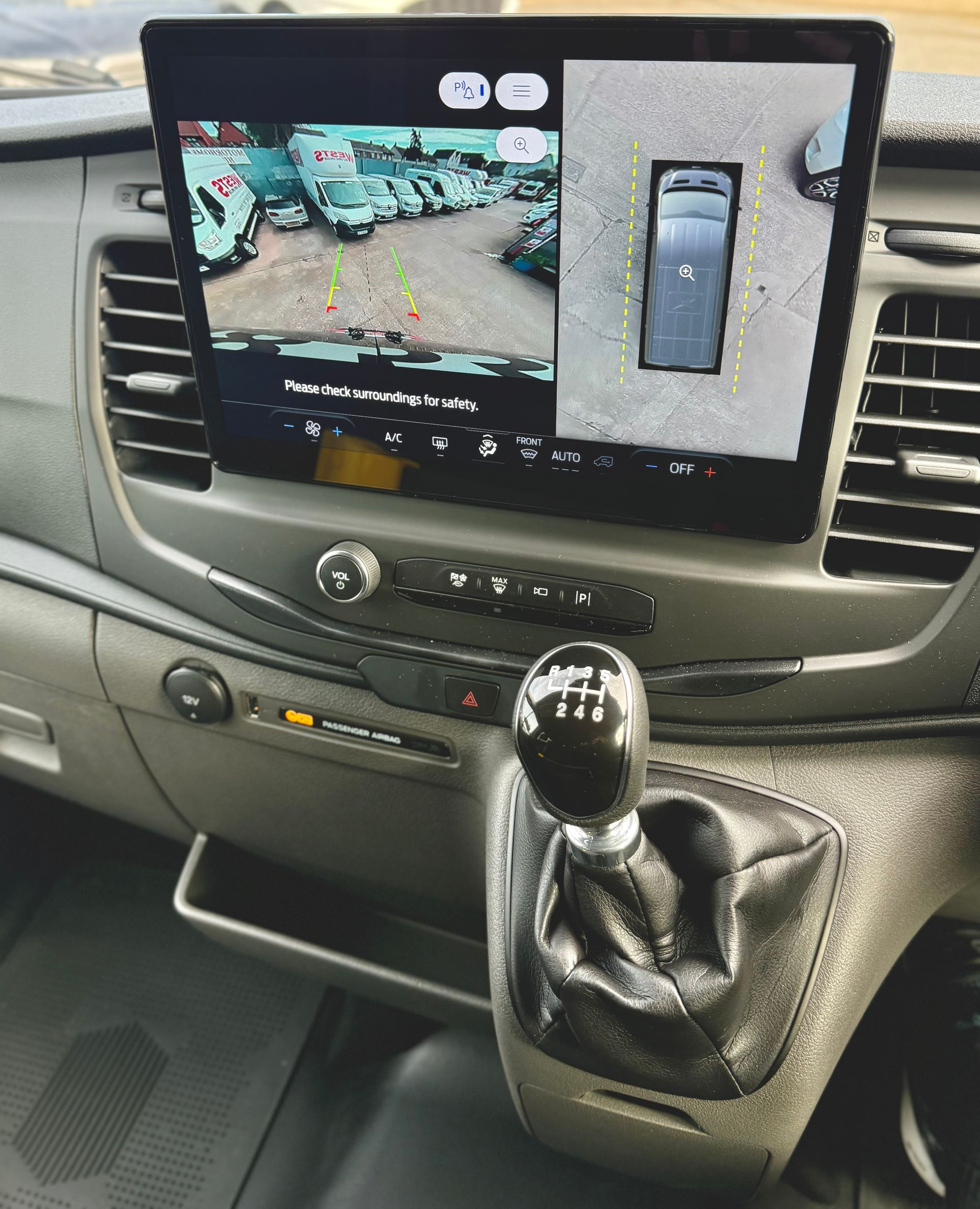 17 seat minibus hire