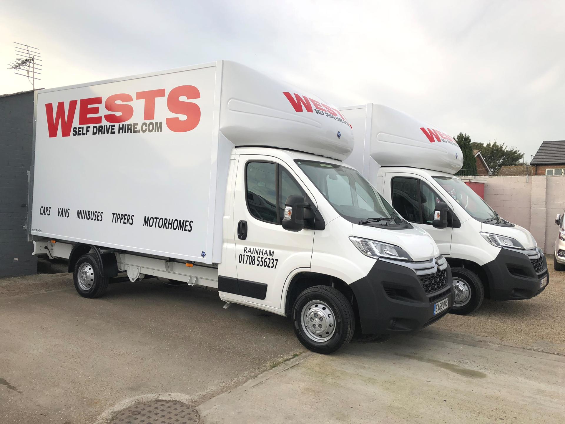 luton-box-van-with-tail-lift-hire-in-essex-from-wests-self-drive-hire