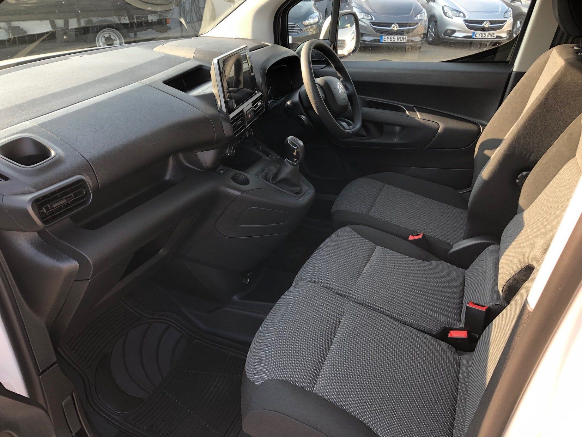 small van hire essex rainham romford thurrock ockendon