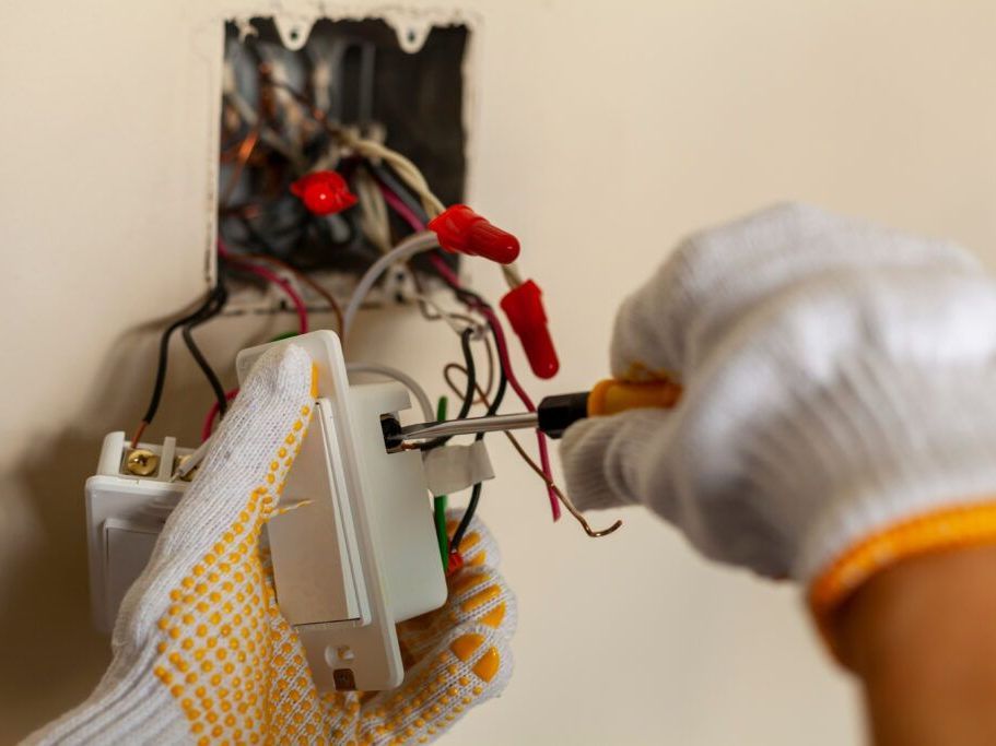 Local South Carolina electrician preparing home for hurricane season | Ashley River Wired