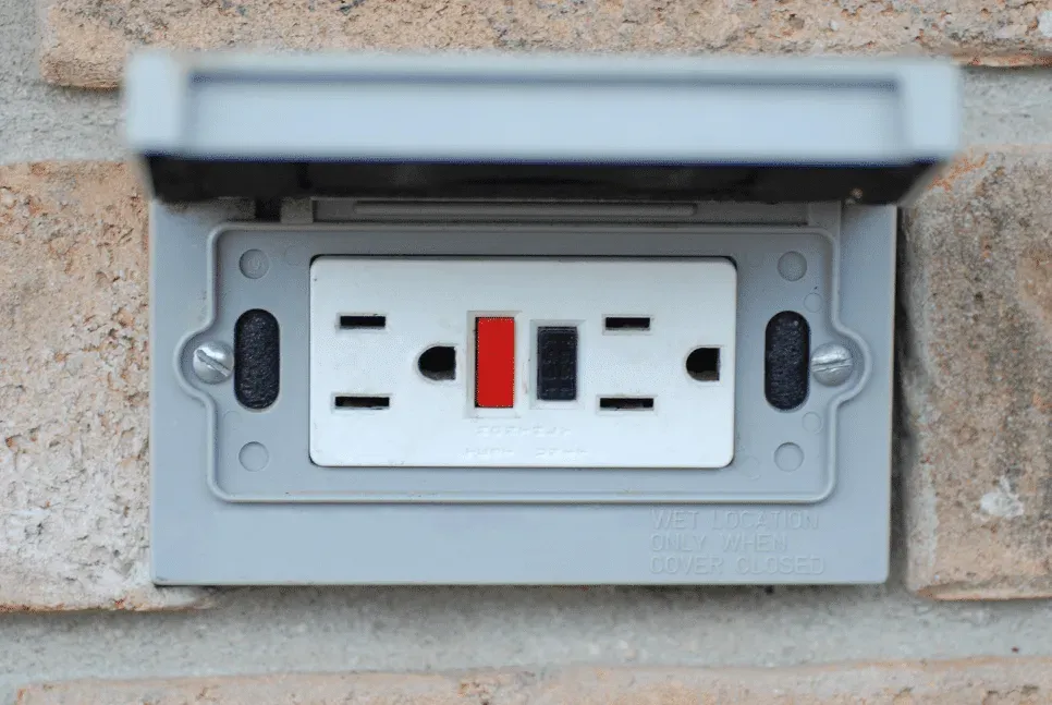 Outdoor GFCI electrical outlet