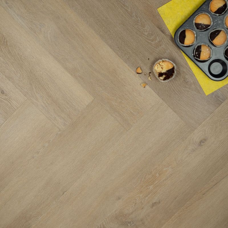 Luxury Line, Pvc click Wide Herringbone panna cotta