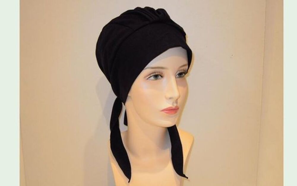 Turbante con fascia nera