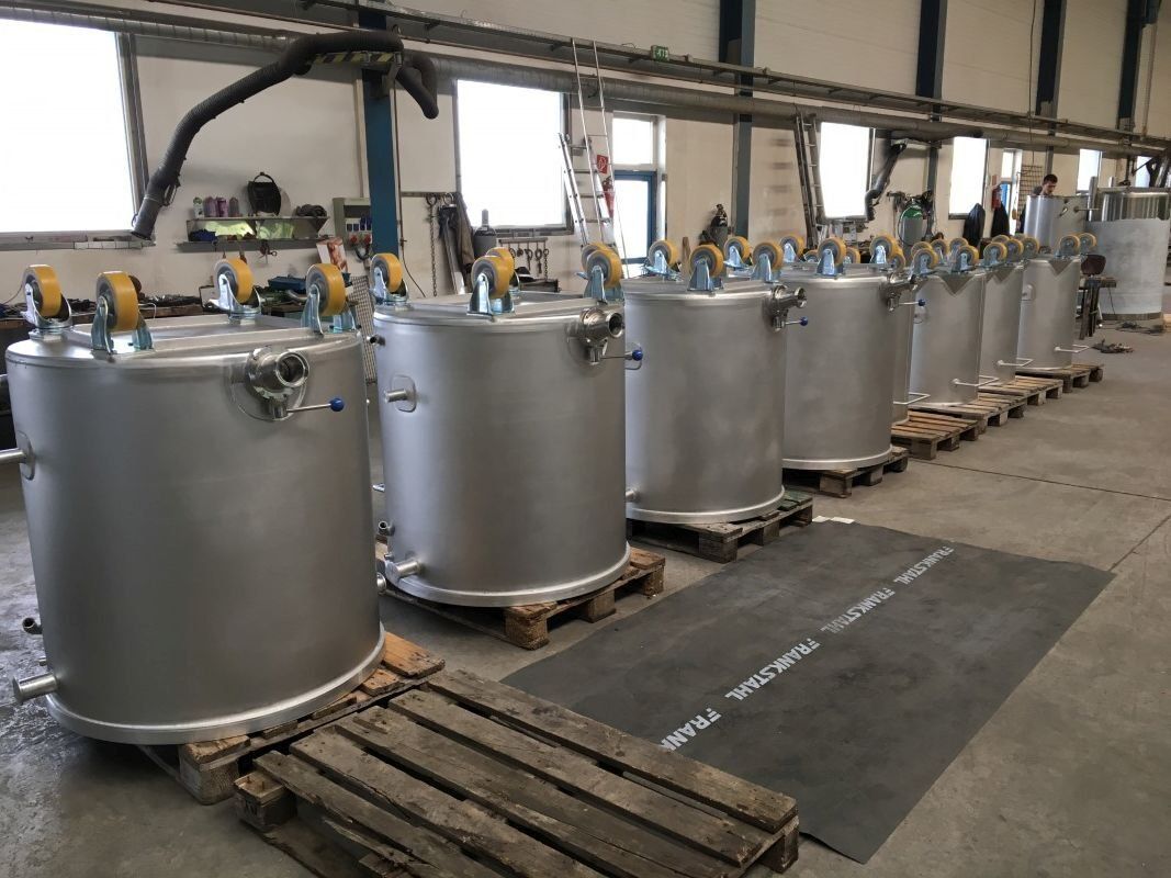 Arbeitsbehälter fahrbar