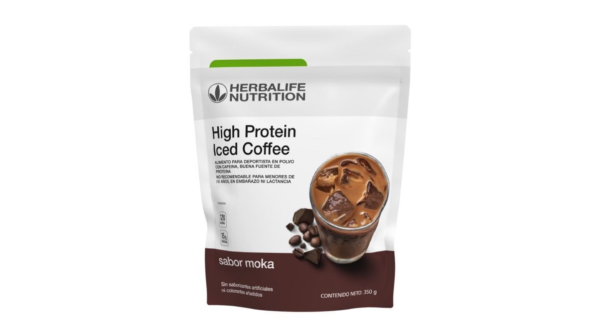 Una bolsita blanca de café helado con alto contenido en proteínas de Herbalife Nutrition
