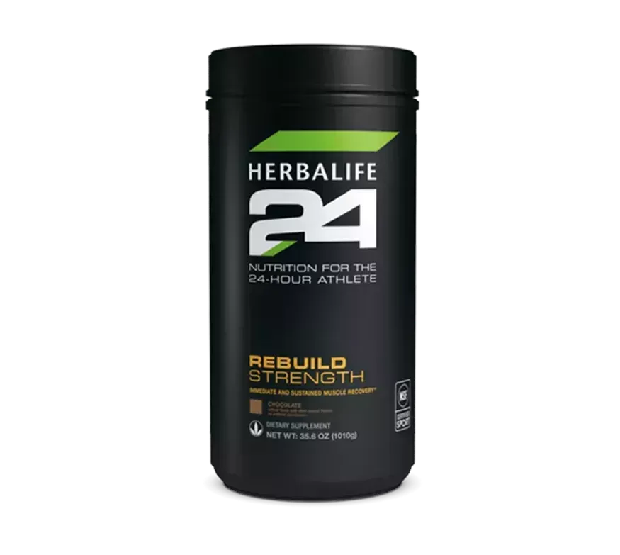Envase negro de proteína en polvo Herbalife24 Rebuild Strength, etiquetado 
