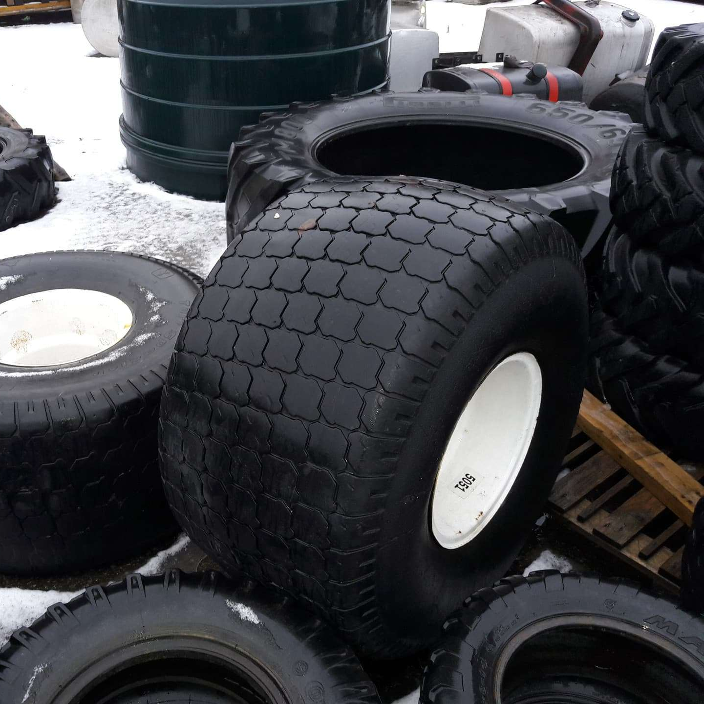 Agricultural and special machinery tires
