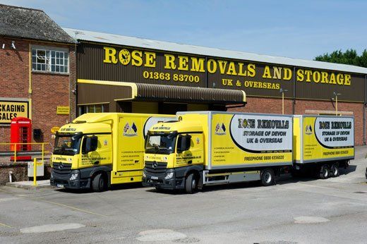 lorries in front of the Rose Removals office6