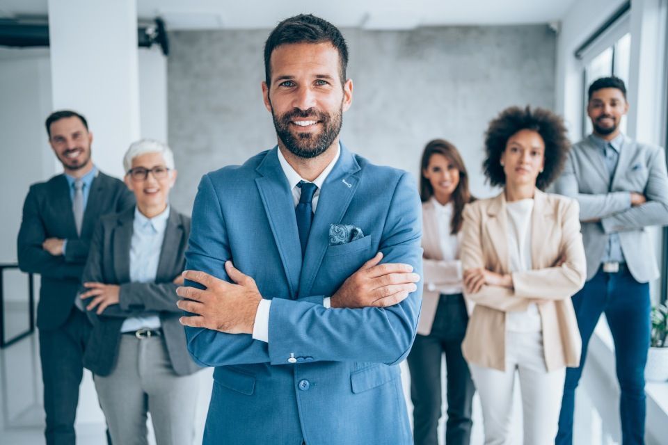 staff di un'azienda di creazione rete vendita