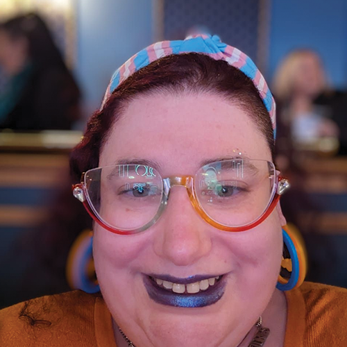 Photo headshot of Nairmi Rowe