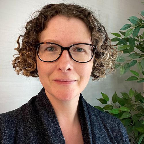Photo headshot of Fiona Fellows