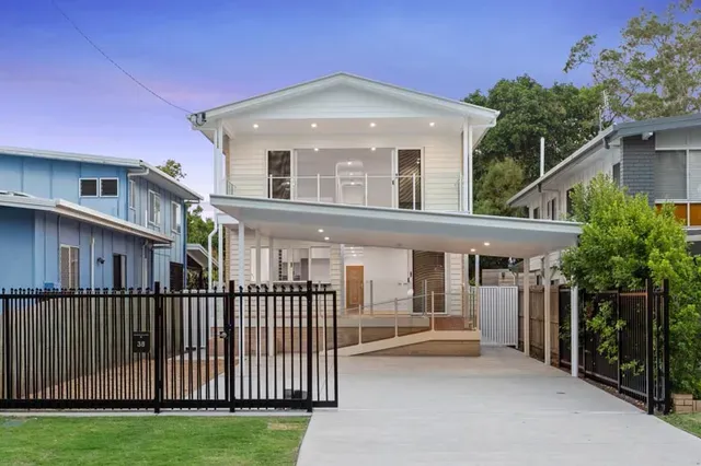 House Front Design Ideas — Maroochydore, QLD — Troy Ware Constructions
