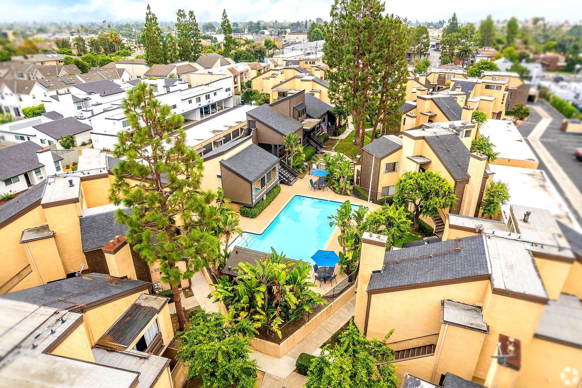 Costa Mirage Community - Costa Mesa CA