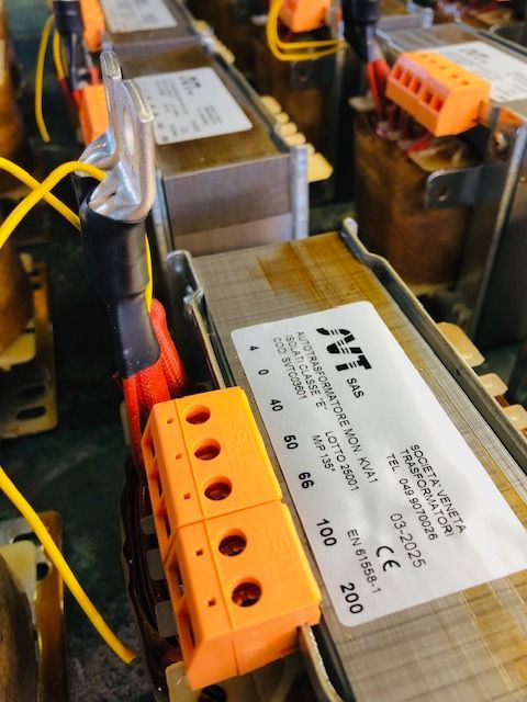 AUTOTRASFORMATORI PER ADEGUAMENTO RETE