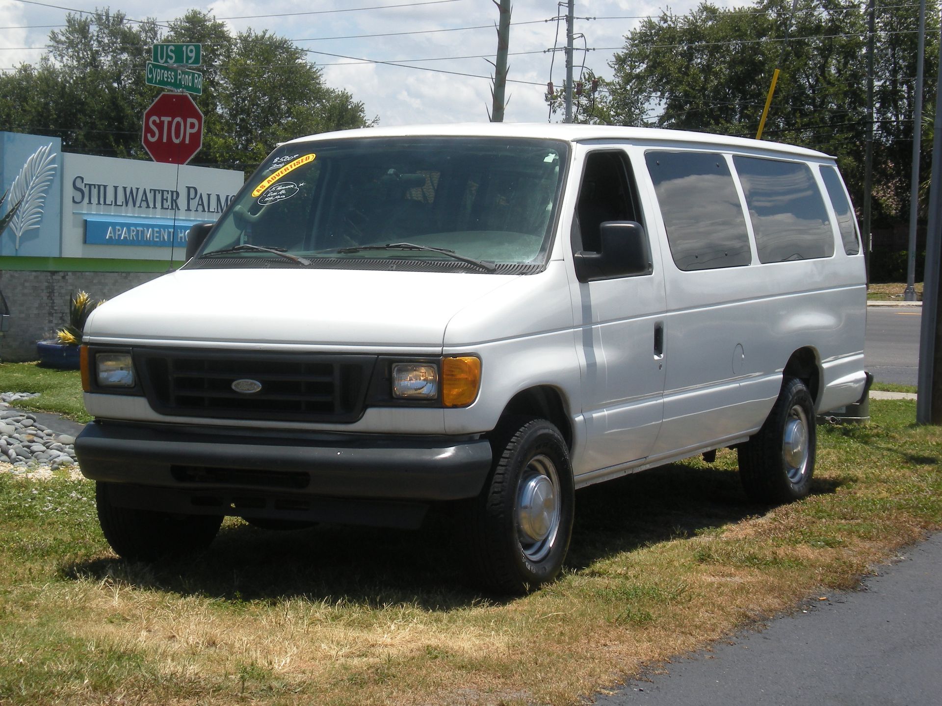 2006 Ford E350 15 Passenger Van