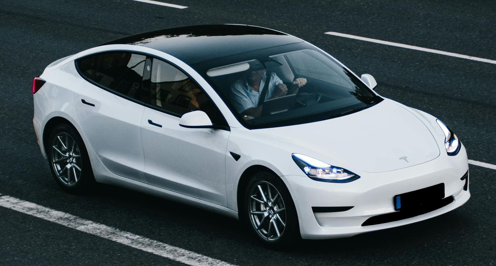 installing window tint on panoramic roof