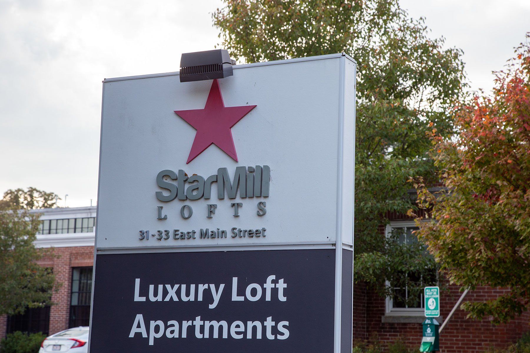 StarMill Lofts -sign