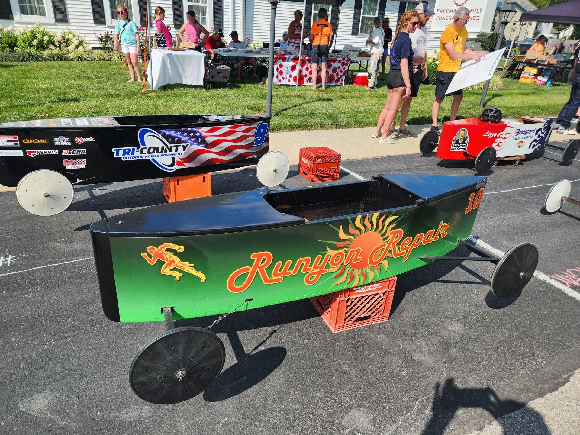 Retro vehiclesThe building  | Runyon Repair & Tire