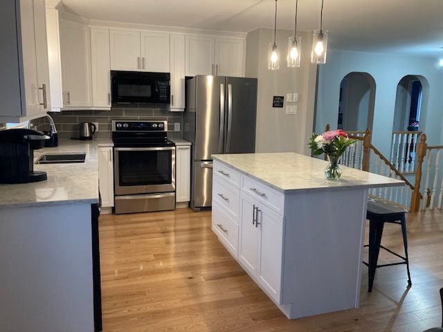 Kitchen Cabinet Refacing 