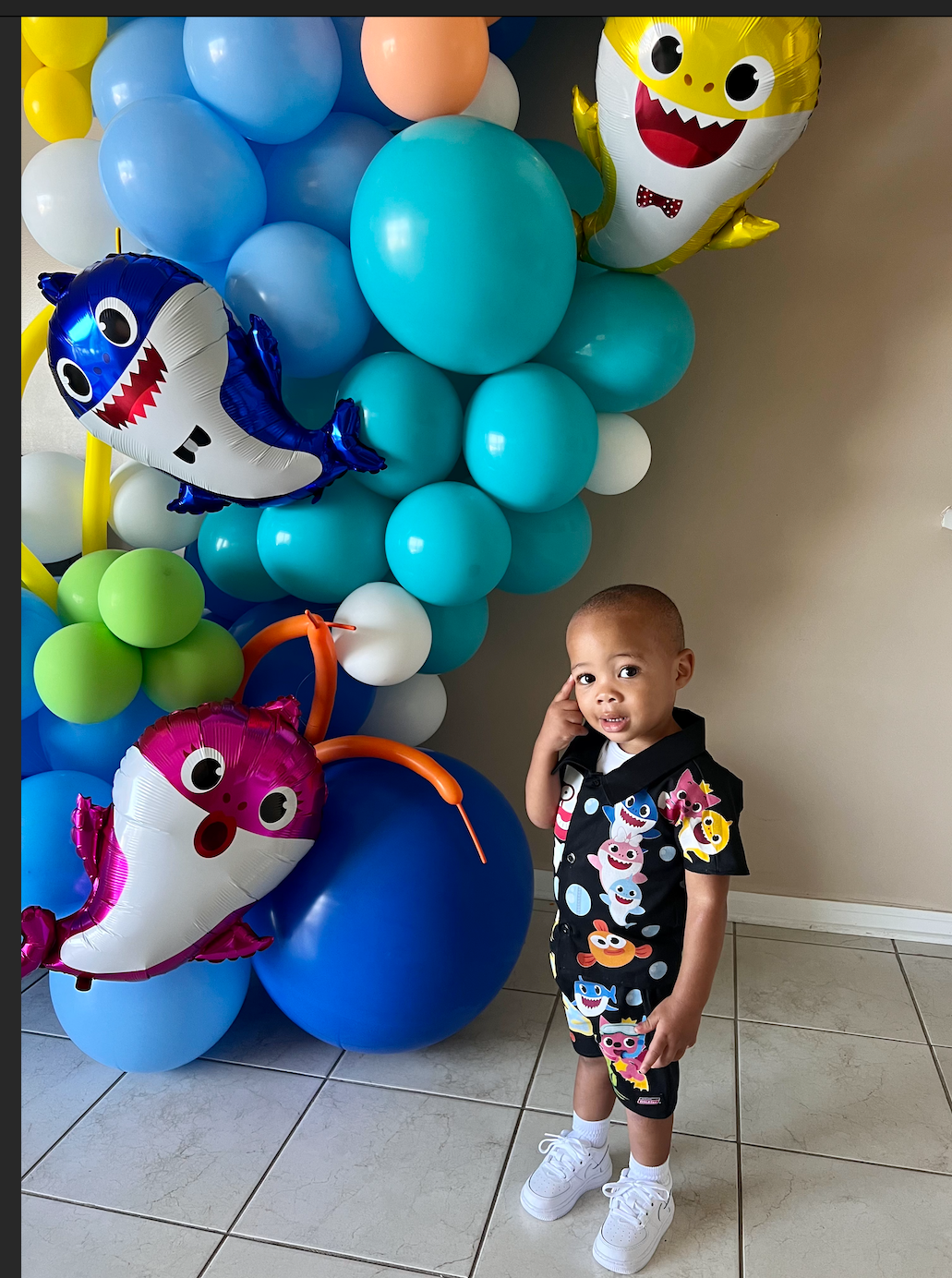 Baby Shark Birthday Party Custom Balloon Design