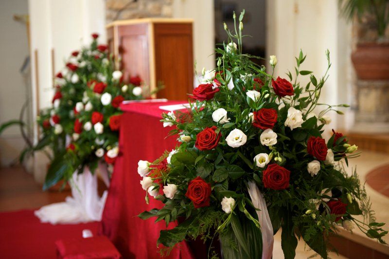 Decorazione floreale in chiesa
