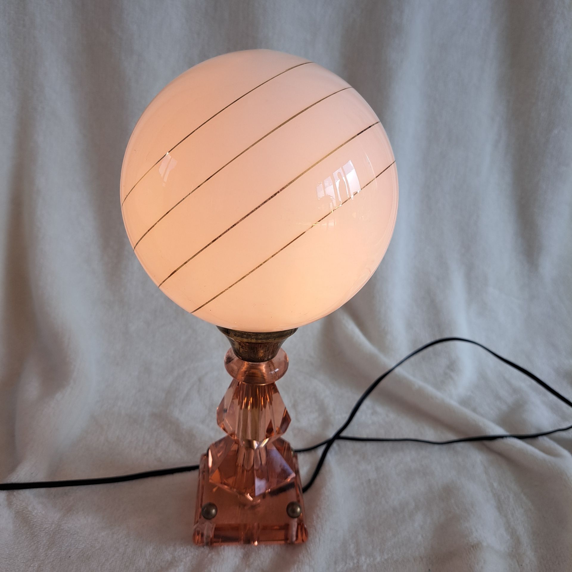 space age lampen met opaline glas
