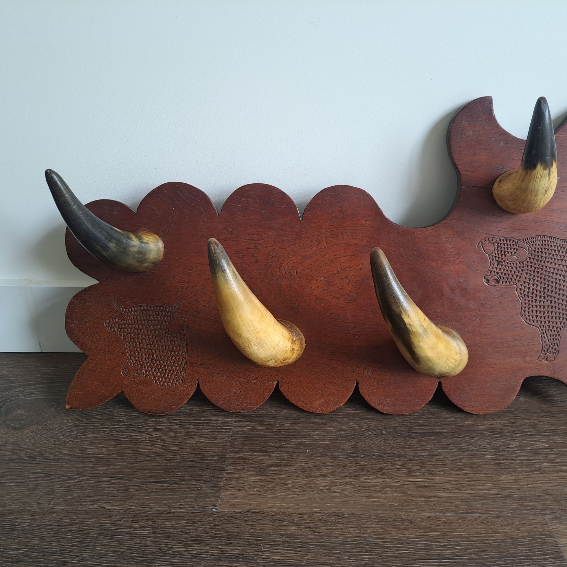 Unieke vintage kapstok met echte hoorns – handgemaakt
