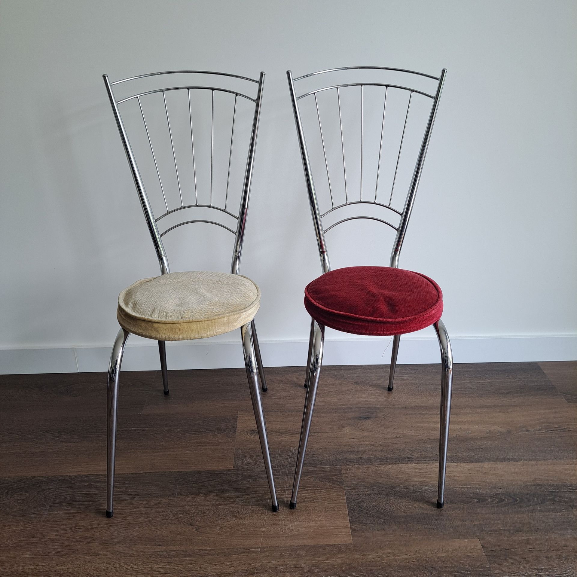 Set van 2 vintage chromen stoelen met kussens
