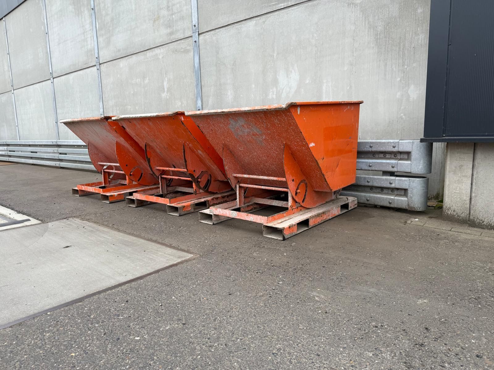 2m3 afvalcontainer Afvalcontainer portaalcontainer 2m3 Rosmalen