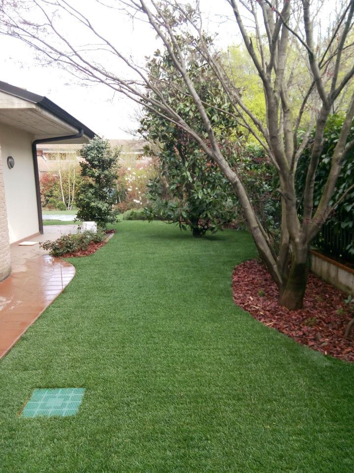 villetta con prato all'inglese